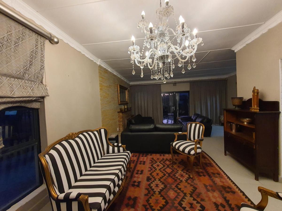 Le Grant Guesthhouse Aparthotel Kroonstad Eksteriør bilde