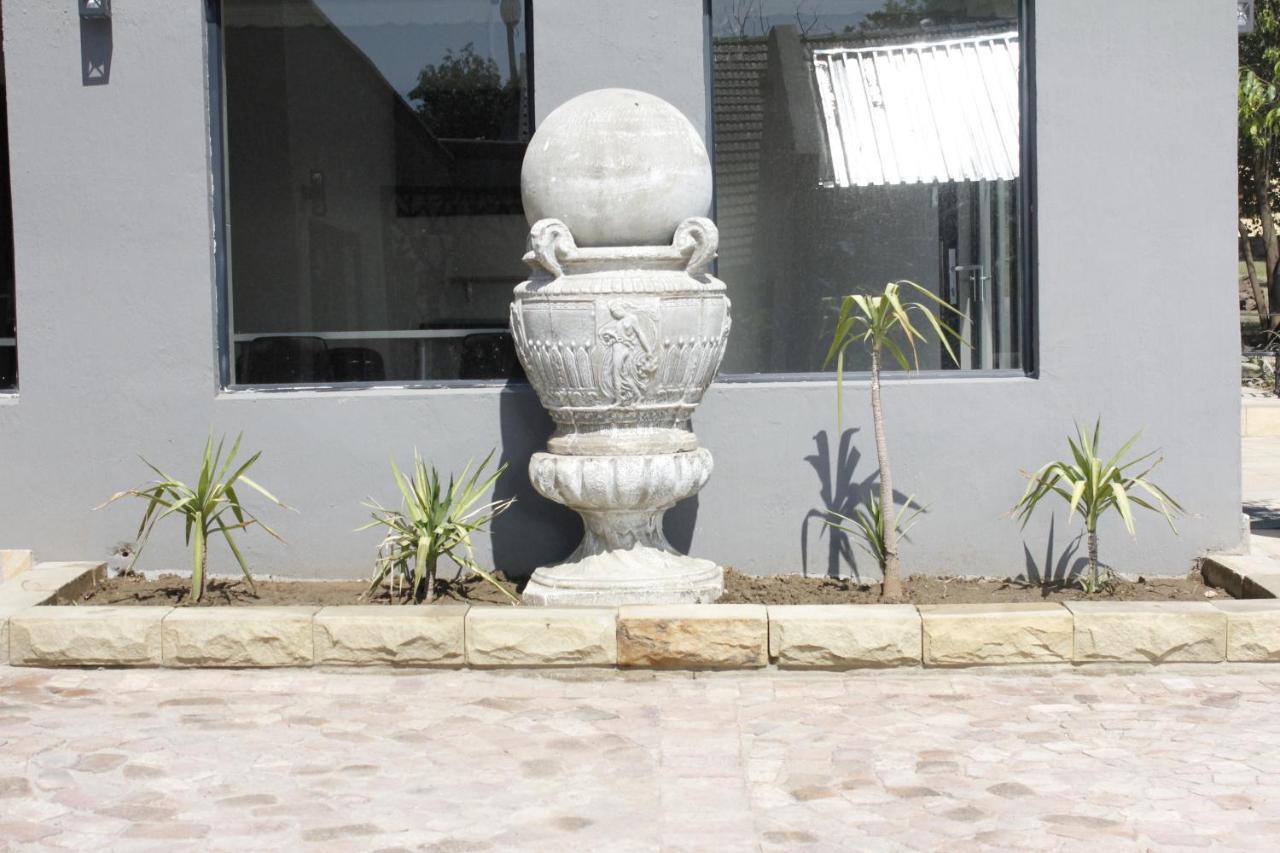 Le Grant Guesthhouse Aparthotel Kroonstad Eksteriør bilde